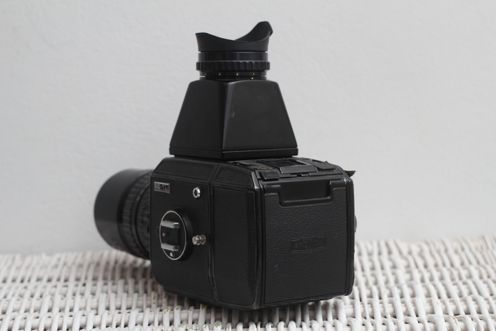 Zenza Bronica EC-TL medium format film camera back view
